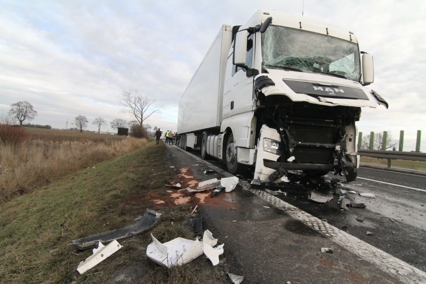 Wypadek autobusu Polbus. Wjechała w niego ciężarówka