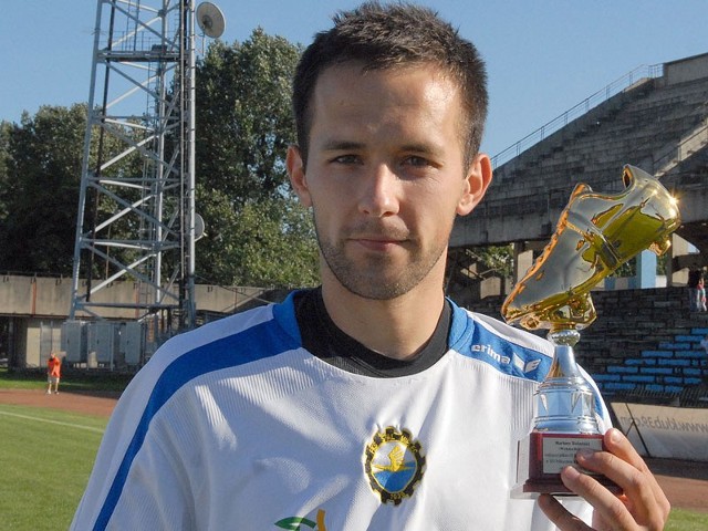 Mariusz Wolański z nagrodą za zwycięstwo w XIV Piłkarskim Rankingu Nowin.