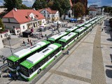 Piknik autobusowy na Rynku Kościuszki. Miasto Białystok zaprezentowało nowe pojazdy elektryczne. To chińskie Yutongi