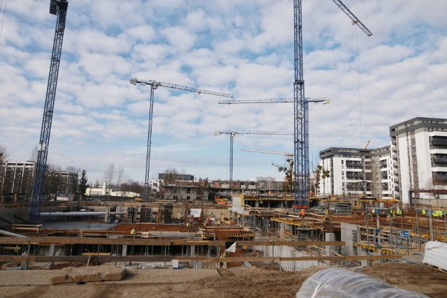 W ciągu roku średnia cena metra kwadratowego mieszkania w Poznaniu wzrosła o ponad 1500 zł.