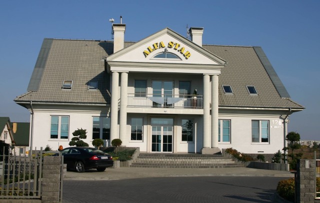 Reprezentacyjna siedziba jednego z najbardziej znanych biur turystycznych w Polsce.