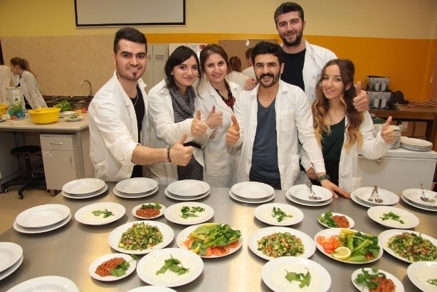 Warsztaty kulinarne ze studentami z Turcji