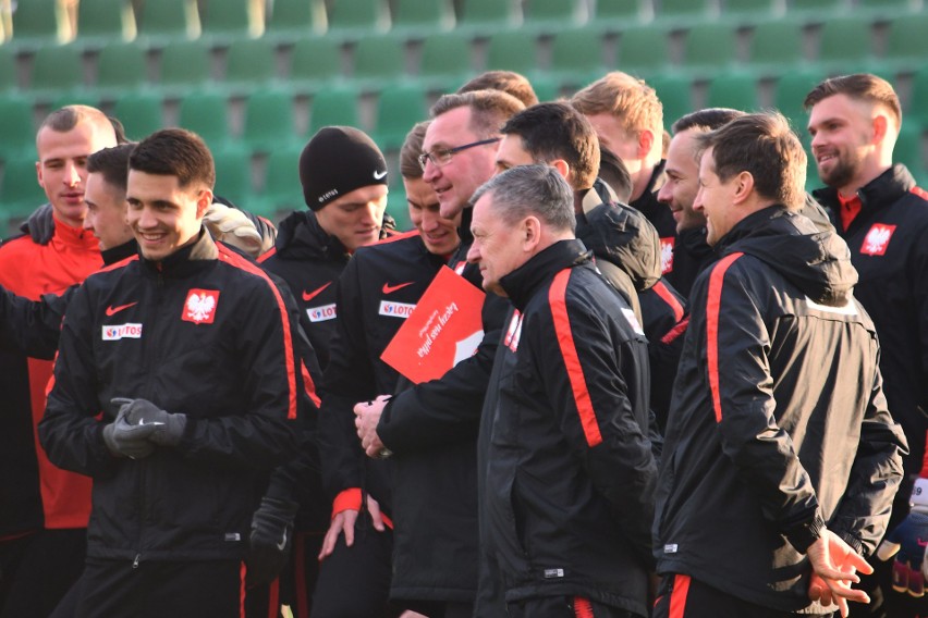 Reprezentacja U-21. Czesław Michniewicz podał skład na mistrzostwa Europy we Włoszech i San Marino