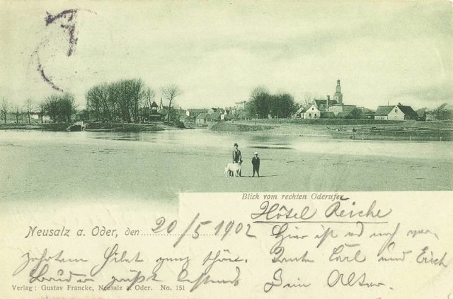 Na rycinie z 1902r przedstawiającej wejście do portu, Harcerskiej Górki brak. Nie mogła więc powstać w 1897 r,, jak kiedyś sądzono.