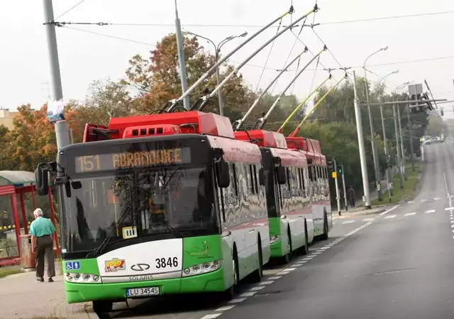 Koszt – 32 mln zł, liczba – 12 autobusów elektrycznych, czas – koniec dostawy w kwietniu 2022 r.