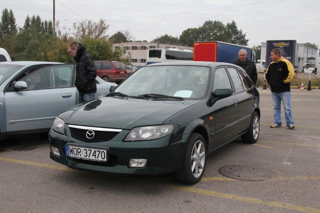 Mazda 323F, 2003 r., 2,0 D, klimatyzacja, 4x airbag, ABS, wspomaganie kierownicy, centralny zamek, elektryczne szyby i lusterka, 7 tys. 800 zł;