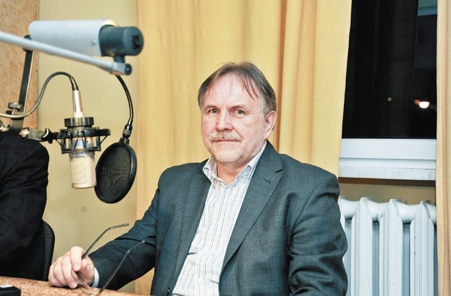 Prof. Zenon Siergiejko podczas audycji radiowej