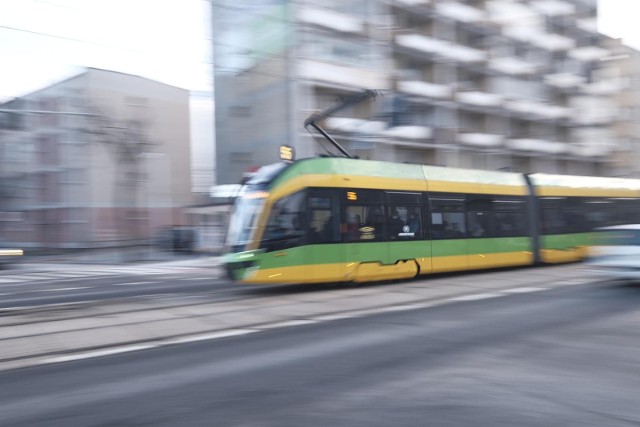 Zderzenie tramwaju z samochodem na ulicy Grunwaldzkiej.