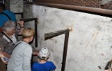 Projekt pasjonatów historii z Chełmka "Mury nie milkną". Historia zapisana na ścianach dawnej celi w kamienicy przy ul. Głogowej [ZDJĘCIA]