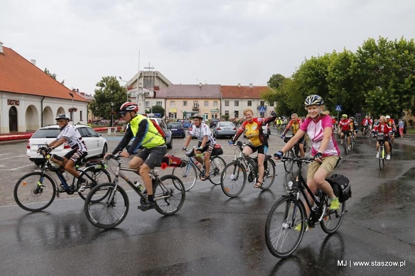 Trwa Europejski Tydzień Turystyki Rowerowej. Gmina Staszów stała się europejskim centrum kolarstwa [ZDJĘCIA]