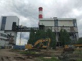 Rozbierają budynki byłej Elektrociepłowni Radom. Komin jeszcze stoi, ale jest do wyburzenia. Zobacz zdjęcia