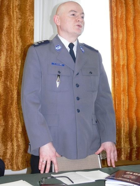 Bogusław Cholewa, zastępca komendanta miejskiego policji w Tarnobrzegu zapewnił radnych Gorzyc, że przekształcenie posterunku policji w komisariat było pierwszym krokiem do zwiększenia liczby pracujących tam funkcjonariuszy.