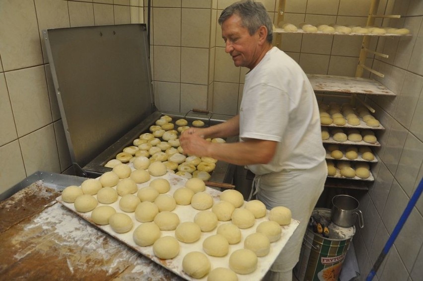 Tłusty Czwartek w ciastkarni Danusia w Szczecinku.