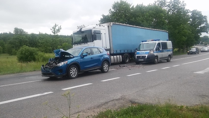 W środę na trasie Słupsk-Ustka doszło do zderzenia autobusu...