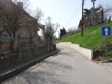 W Sandomierzu rozpoczęły się remonty cząstkowe dróg  po zimie. Drogowcy wzięli pod lupę wyrwy, doły, zapadliska.  