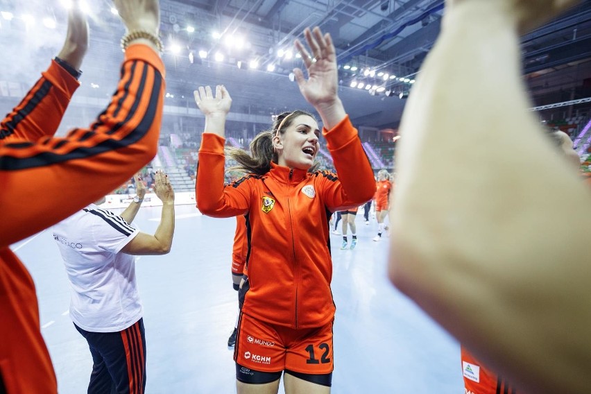 Wyraźna porażka piłkarek ręcznych Korony Handball Kielce w Lubinie w ostatnim tegorocznym meczu ligowym. Kontuzja sędziego [ZDJĘCIA]