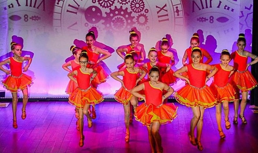 Taneczny festiwal w Zatorze. Na scenie Regionalnego Ośrodka Kultury odbyło się ponad 100 prezentacji zespołów, duetów i solistów [ZDJĘCIA]