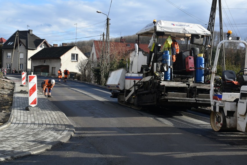 Asfaltowanie drogi powiatowej 5036S