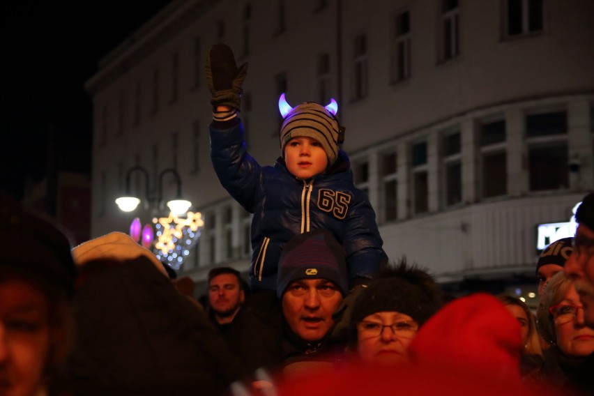 Światełko do nieba, licytacje i koncert Feel na finał WOŚP w...