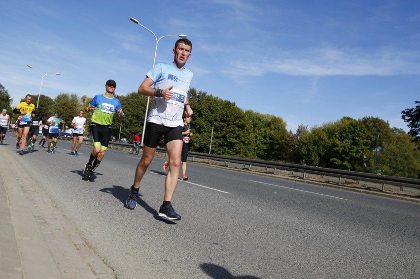 Uczestnicy Maratonu Warszawskiego 2018. Więcej zdjęć...