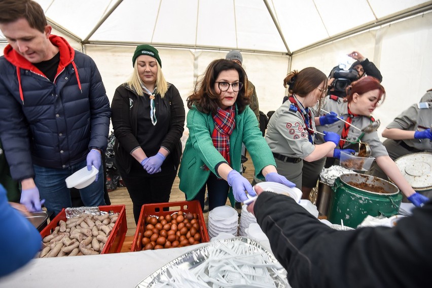 Sopot. Caritas wspólnie z MOPS zorganizował śniadanie Wielkanocne dla potrzebujących | ZDJĘCIA