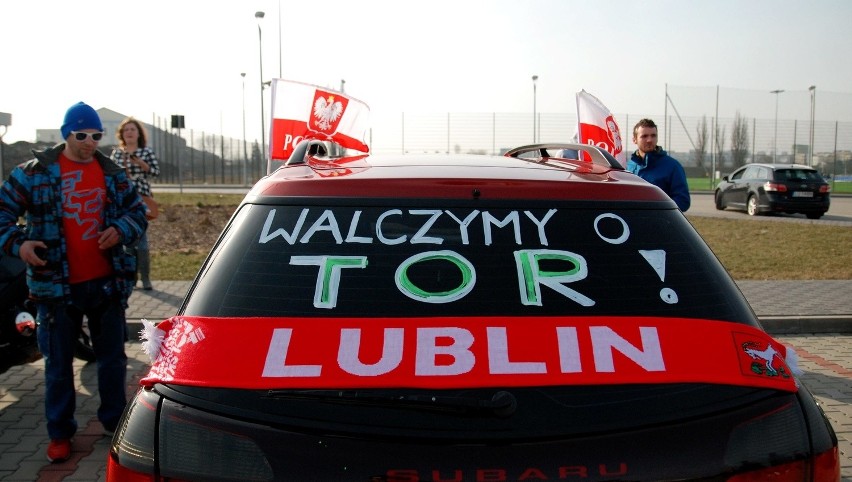 Walczą o nowy tor dla Lublina. 350 aut i sto motocykli przejechało przez miasto (ZDJĘCIA, WIDEO)