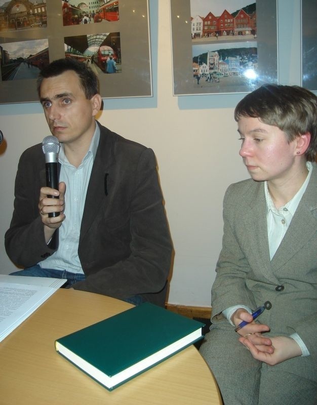 O kulisach pracy nad książką opowiadali jej autorzy: Małgorzata Choma-Jusińska i Marcin Krzysztofik.