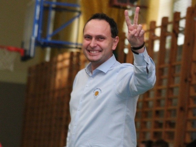 Szczęśliwy szkoleniowiec Unii Basket, Maciej Kruszewski.