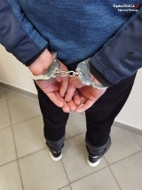 Dąbrowa Górnicza: policja zatrzymała podpalacza. Mężczyzna podłożył ogień w bloku mieszkalnym. Grozi mu do 10 lat więzienia 