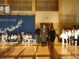 Biskup Andrzej Kaleta odwiedził Szkołę Podstawową w Bejscach. Uczniowie pięknie się zaprezentowali [ZDJĘCIA]
