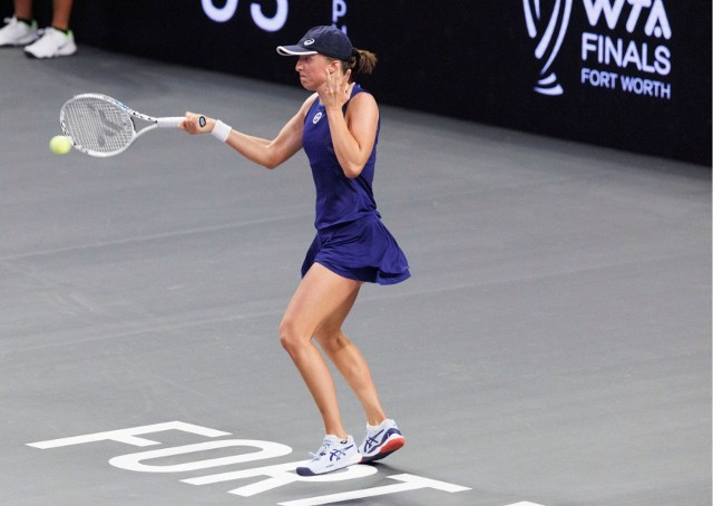 Iga Świątek zaczęła swój występ na WTA Finals od wygranej z Darią Kasatkiną