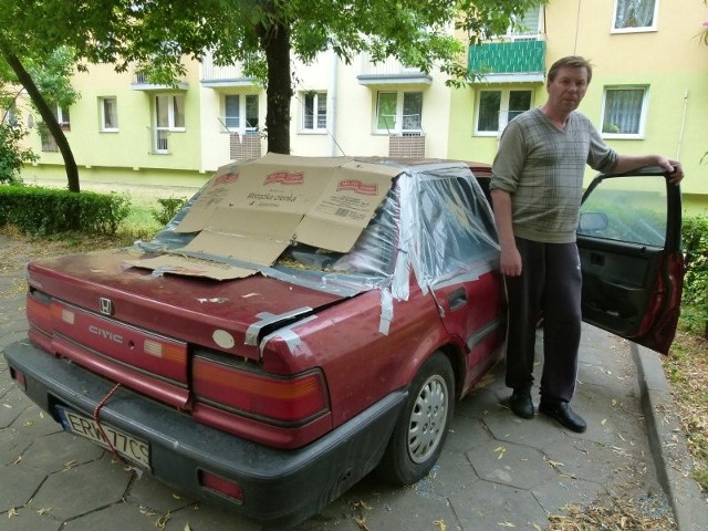 Nożownik zaatakował na parkingu