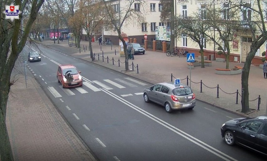 Potrącenie pieszej w Łukowie. Kobieta wtargnęła przed samochód czy kierowca nie zachował ostrożności? (WIDEO)