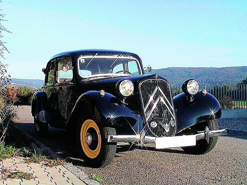 1934	CITROEN TRACTION AVANT....