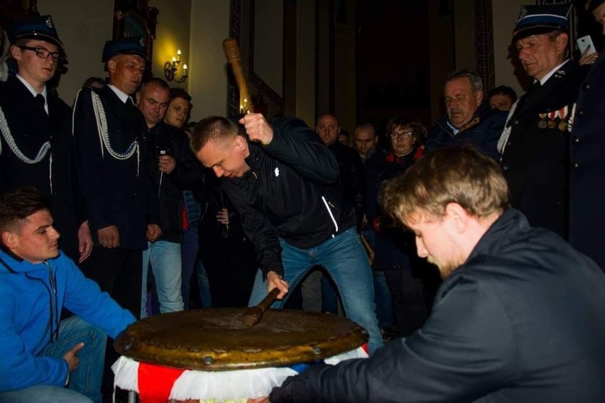 Piłkarz z Iwanisk Emil Skuza podtrzymuje piękną wielkanocną tradycję. Już po raz 18. weźmie udział w tarabanieniu