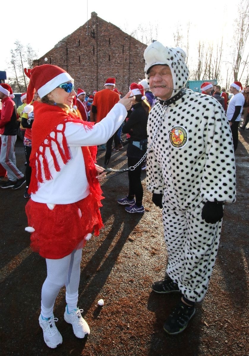 Święci Mikołajowie w Kielcach biegli dla innych