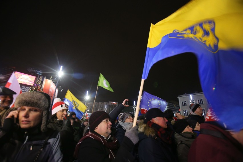 Demonstracja przeciw PiS w Katowicach 13 grudnia 2016