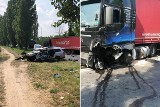 Poważny wypadek na ul. Bogumińskiej w Szczecinie. Zderzenie auta osobowego z tirem