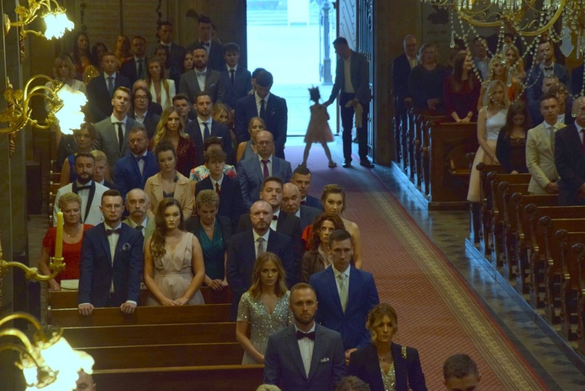 To był piękny ślub znanego siatkarza Mateusza Bieńka w Bazylice Katedralnej w Kielcach. Były gwiazdy reprezentacji