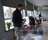 W gminach powiatu krakowskiego przed południem głosowała ponad jedna piąta wyborców. Popołudniu prawie 60 procent