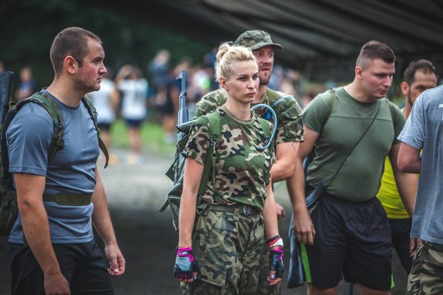 Świetna zabawa z wojskowym sznytem. W niedzielę, 25 lipca, wystartuje Formoza Challenege 2021. Tegoroczna edycja w Ustce będzie rekordowa. Już teraz zgłosiło się ponad 1000 uczestników, a zapisy są wciąż możliwe.