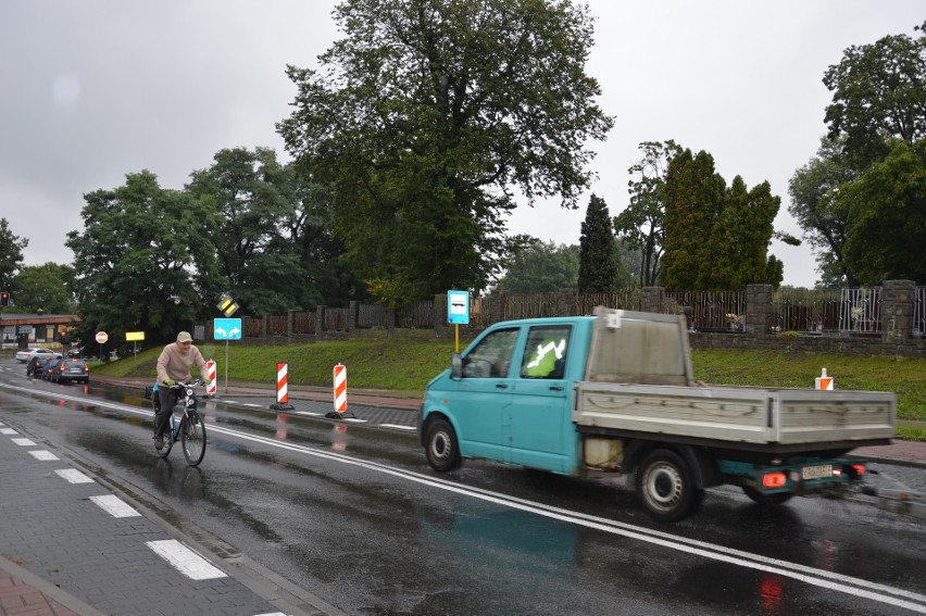 Skawina. Uwaga, we wtorek od rana do popołudnia zamknięty będzie fragment ul. J. Popiełuszki. Przystanek będzie na parkingu. 