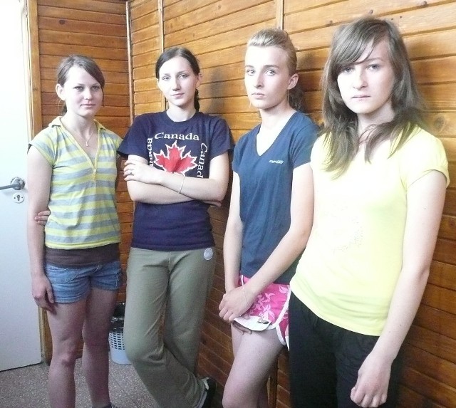 Od lewej Joanna Jarzyniak, Magdalena Drzewi, Ilona i Magda Ciosek tuż przed testem sprawnościowym