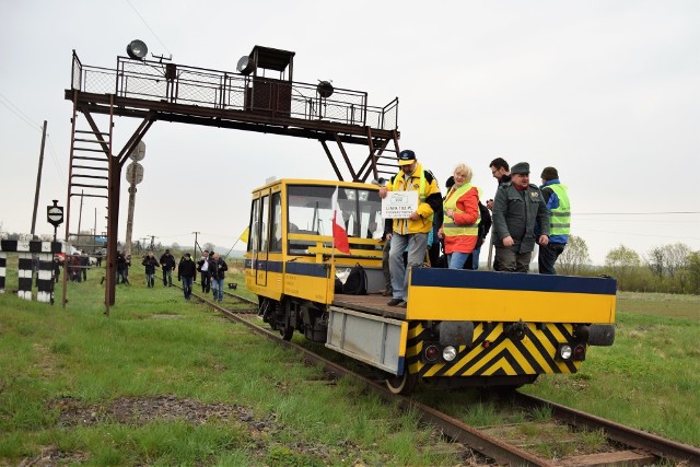 Na linii 102 sporadycznie są organizowane turystyczne, polsko-ukraińskie przejazdy drezynami kolejowymi.