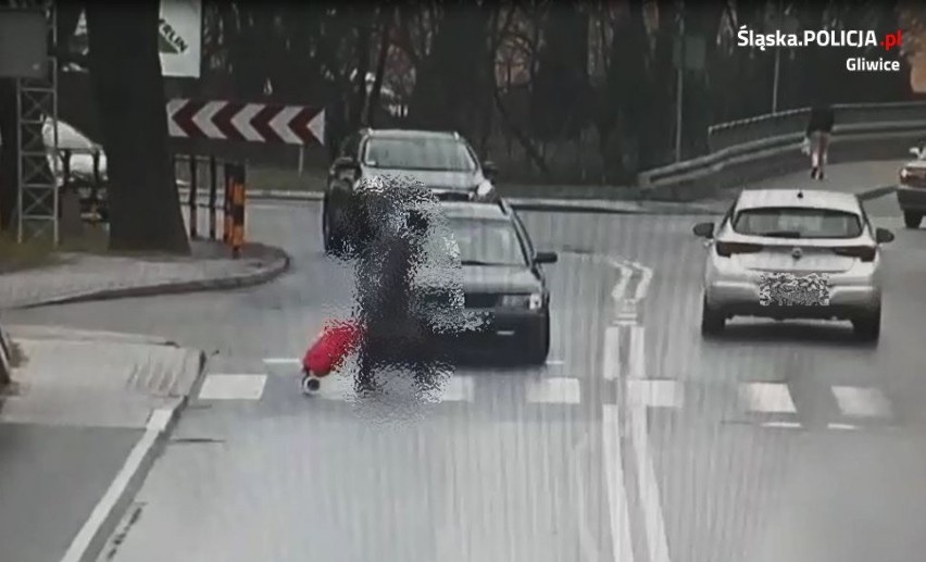 Samochód potrącił 73-letnią kobietę na ulicy Kanałowej w...