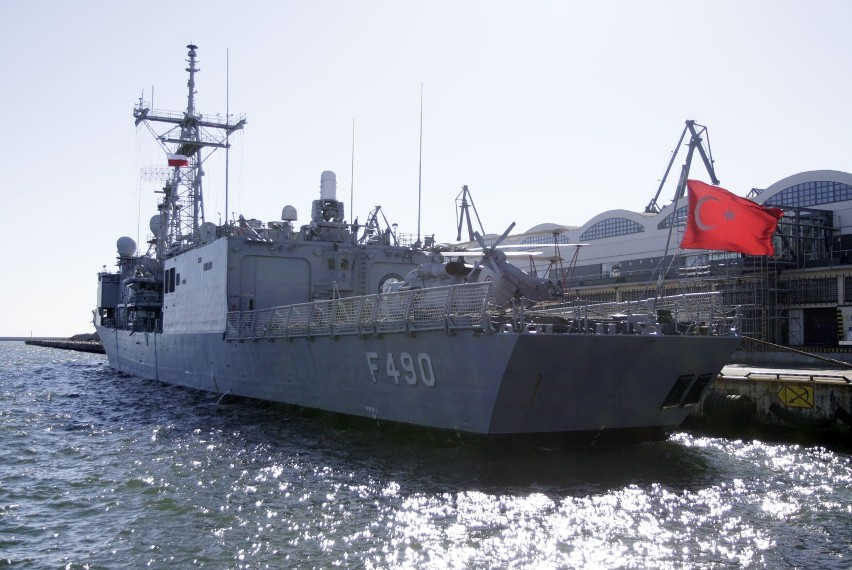 Turecki okręt wojenny TCG Gaziantep przypłynął do portu w...
