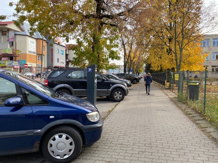 Strefa Płatnego Parkowania w Ostrołęce. Od 26.10.2021 znów pobierane są opłaty za parkowanie pojazdów