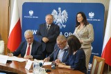 Pięć gmin podpisało umowy na realizację programu Maluch+. W sumie na Opolszczyźnie powstanie 121 nowych miejsc żłobkowych