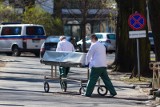 Kim są ofiary koronawirusa w Polsce? Polskie Towarzystwo Epidemiologów i Lekarzy Chorób Zakaźnych opublikowało raport dotyczący zgonów