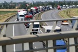 Awaria pojazdów na autostradzie A4 w kierunku Wrocławia. Spore utrudnienia dla kierowców